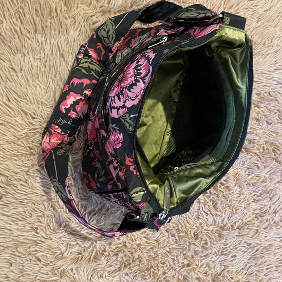 Jujube Hobobe bag and change mat “blooming romance” - Picture 5 of 12